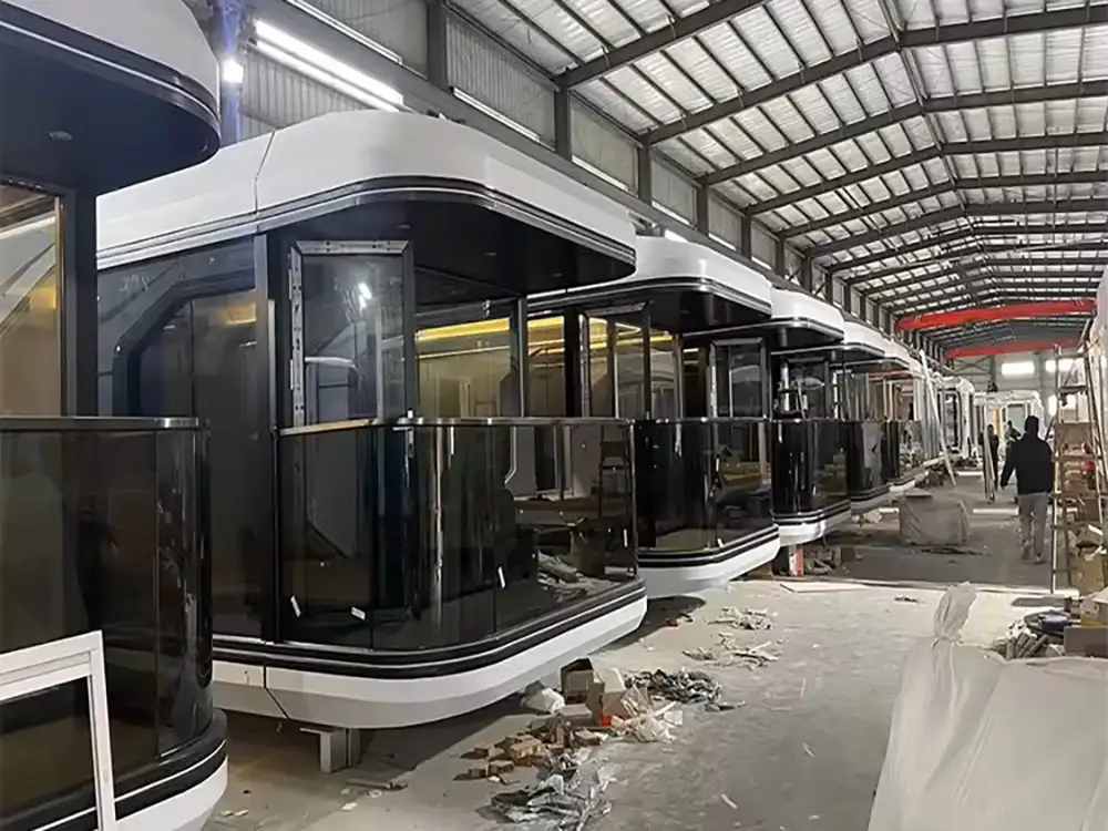 Portable Capsule House Night View Lighting Effect